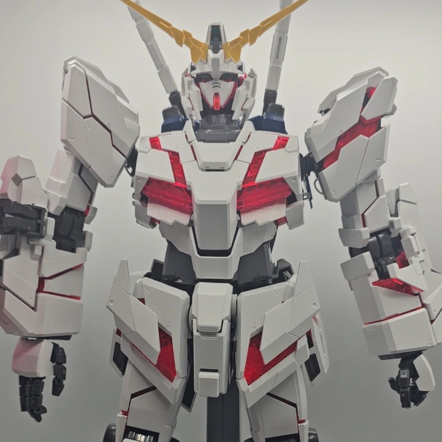 [Assembled] PG Unicorn Gundam + LED